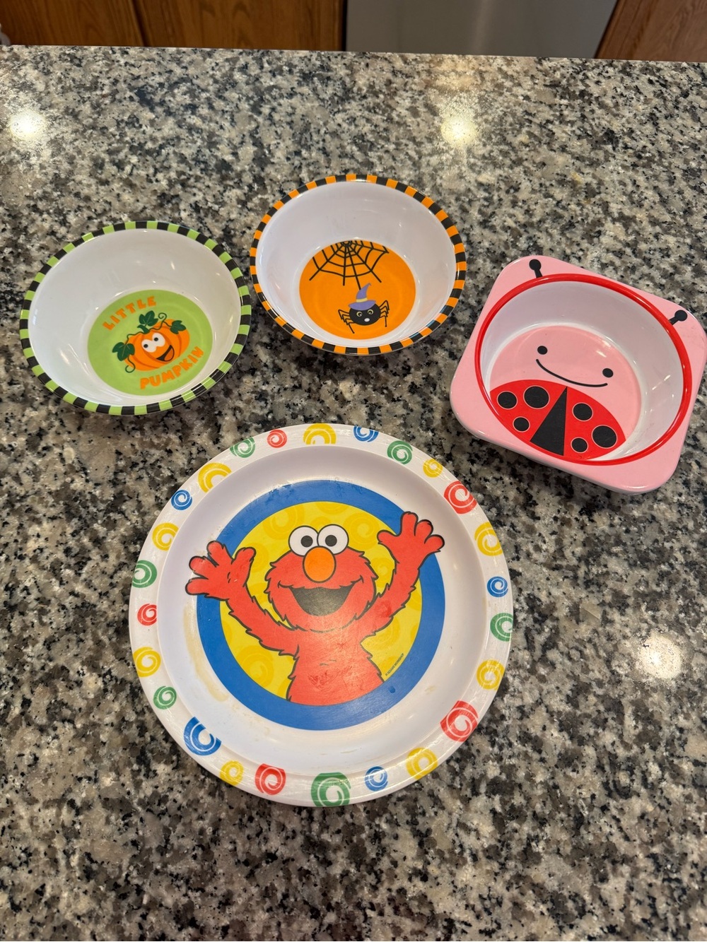 Sesame Street Elmo Kids Plate and Assorted Character Bowls